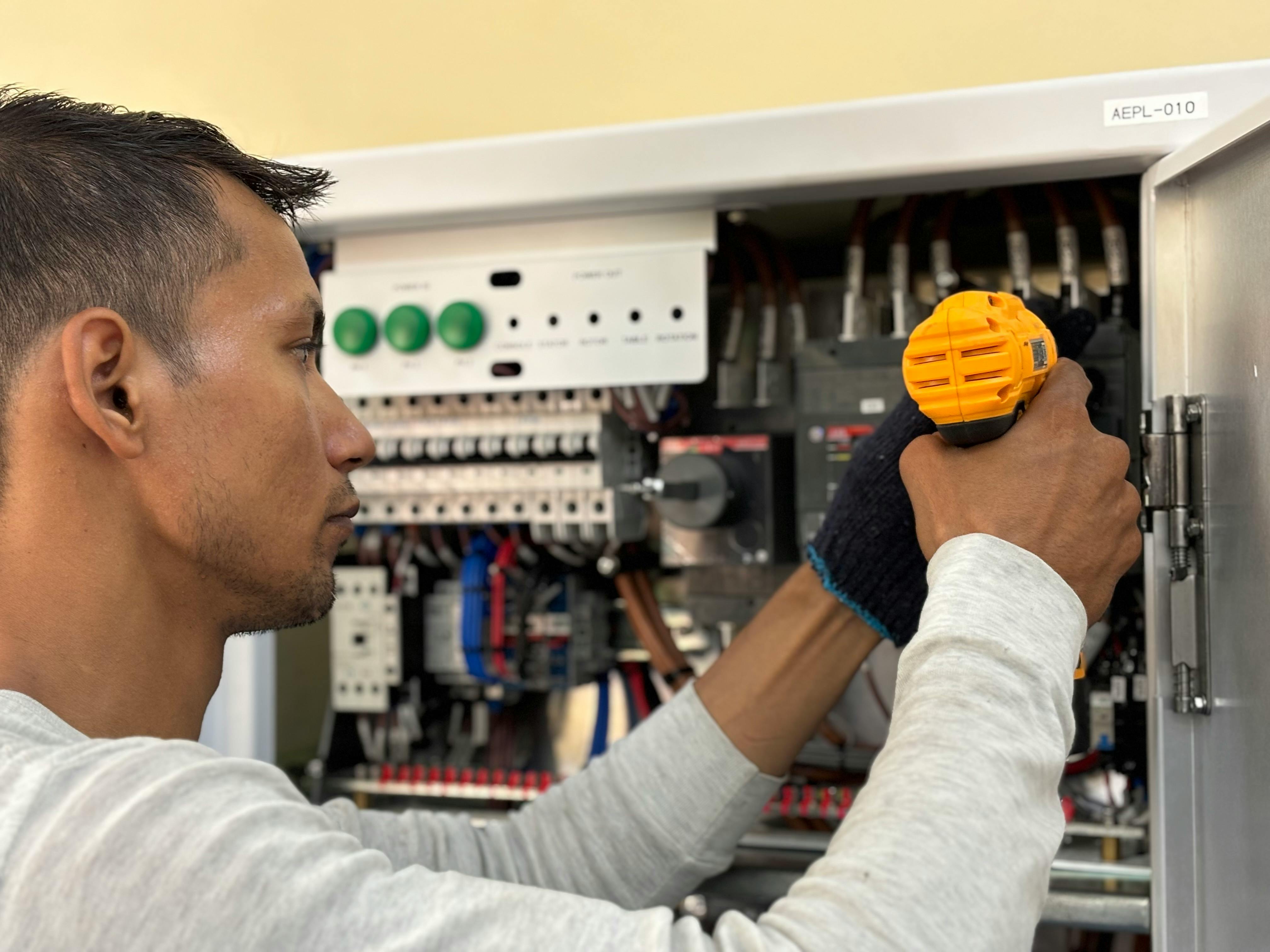 Electrical technician course